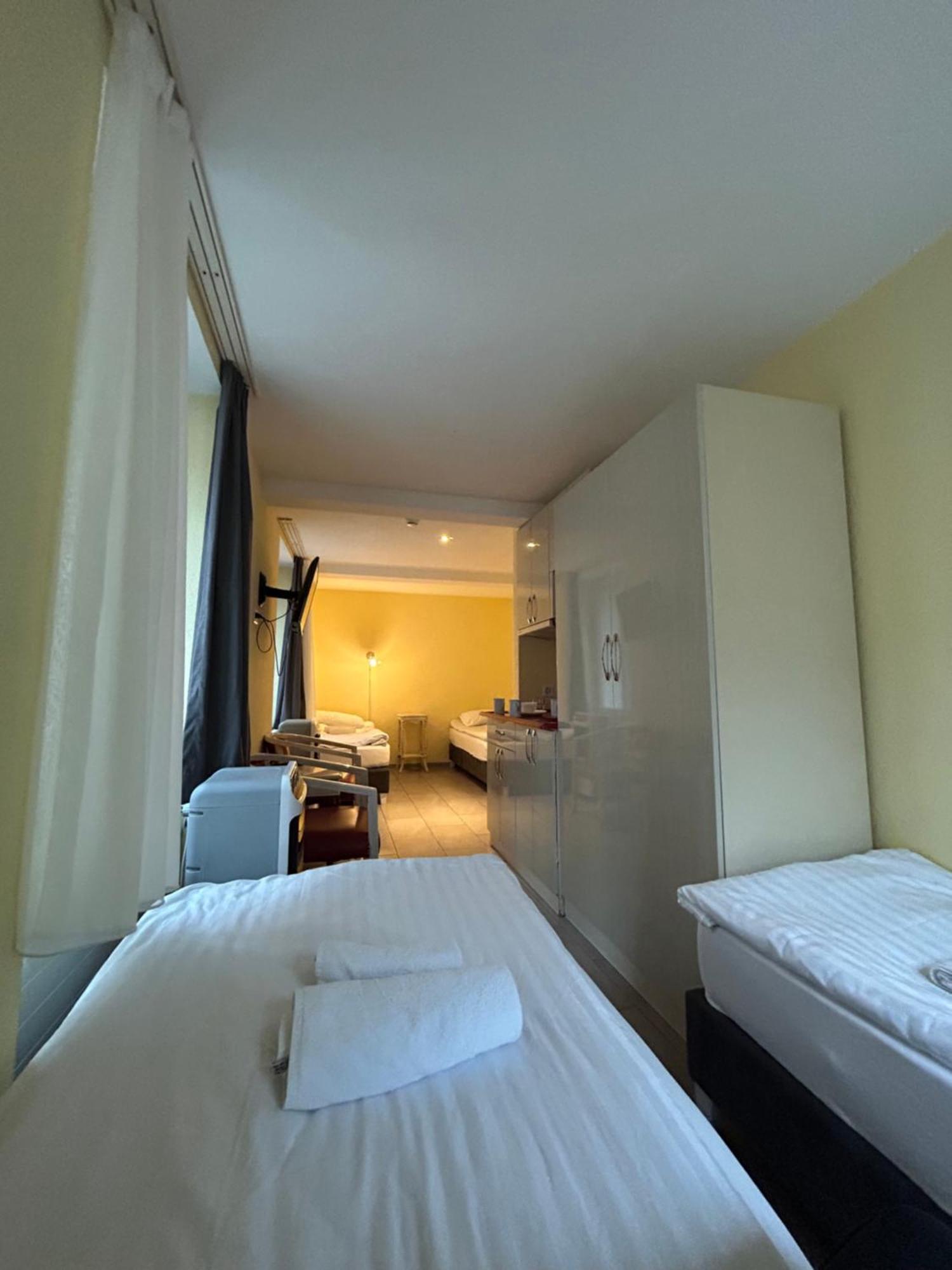 Gasthaus 210 Zurich Ngoại thất bức ảnh